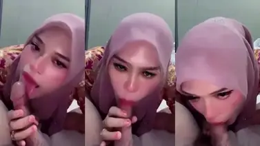 Bokep Indo Hijab Cewek Cantik Sepong Kontol