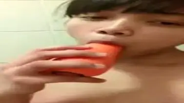 Dokumentasi Laura Cantik Bersantai Di Kasur