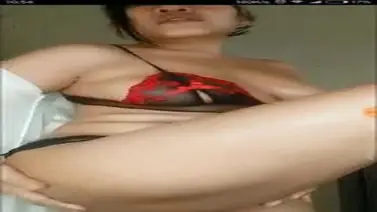 Dokumentasi Tante Cantik Berbusana Merah