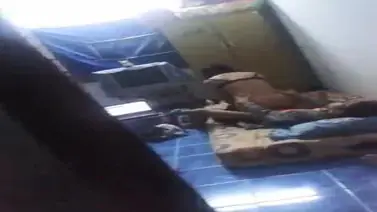Gadis Cantik Pasrah Goyang Posisi Atas Crot