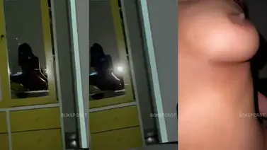 Gadis Semok Cantik Pasrah Goyang Posisi Atas