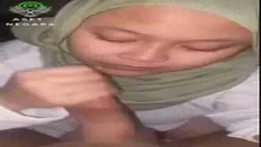 Kemesraan Ukhti Hijab Bersama Pacar Di Hotel