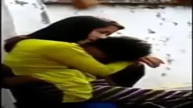 Perhatian Mesra Pacar Semok Cantik Di Kasur