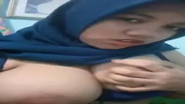 Ukhti Hijab Biru Tobrut Desah Keenakan Sange