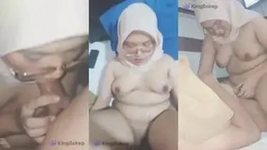Ukhti Hijab Semok Berkacamata Cantik Kasur